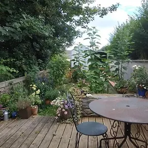 La Maison Des Fleurs Couette-café